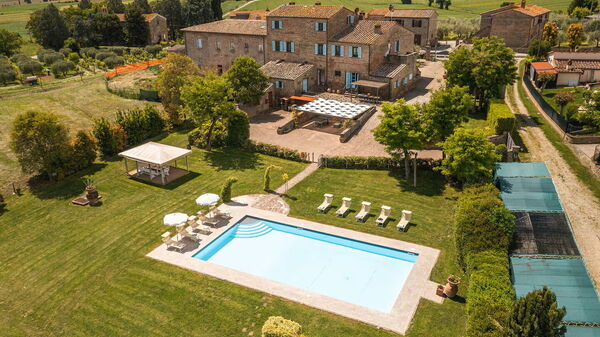 Villa Giare: bassin, Extérieur, Extérieurs