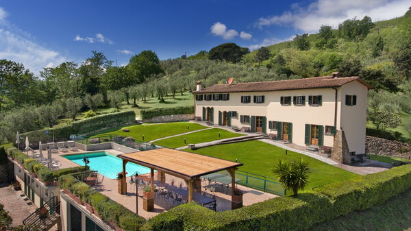 Villa le Ferrette: bassin, Jardin