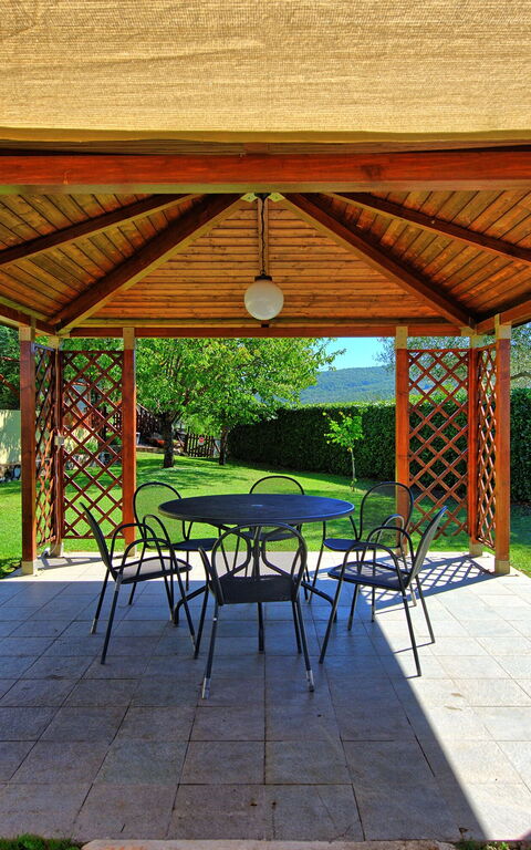 Cerretalta: Extérieur, Jardin