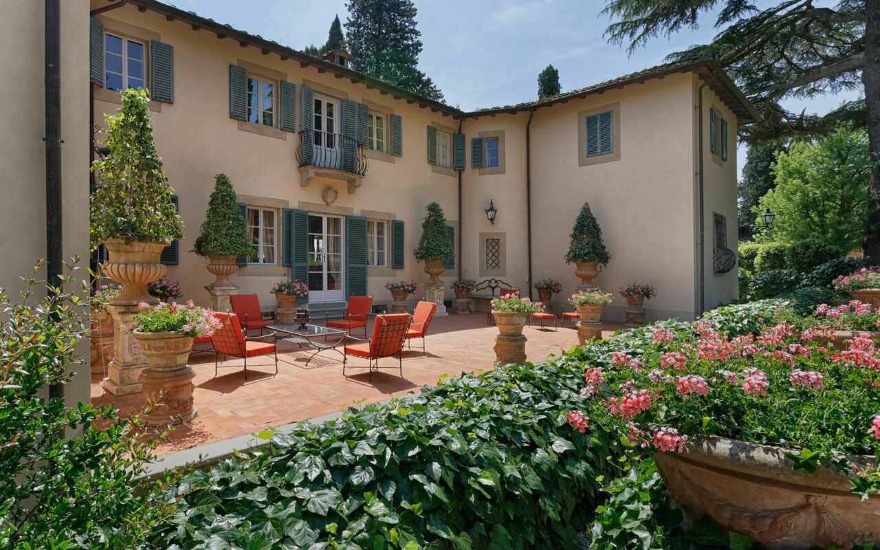 Villa De Ranieri: Extérieurs, Jardin