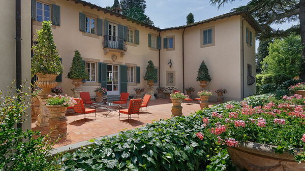 Villa de Ranieri: Extérieurs, Jardin