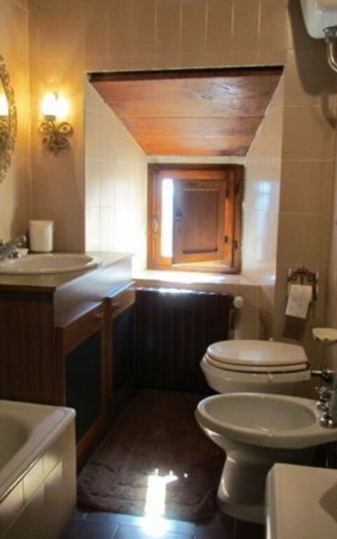 Il Nibbio Del Castello Di Monteluco