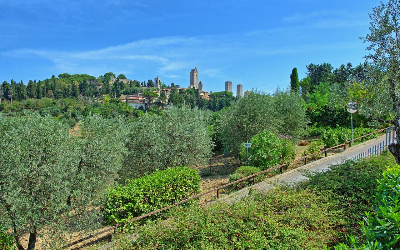 Poggiluglio: Extérieur