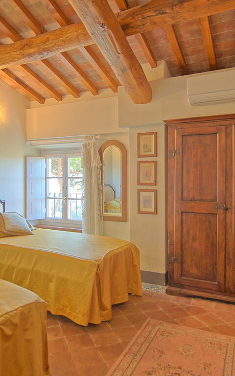 Villa Camaiore: chambre à coucher
