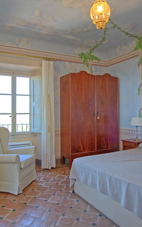 Villa Camaiore: chambre à coucher