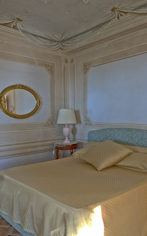 Villa Camaiore: chambre à coucher