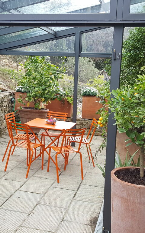 Villa Nova: Extérieur, Extérieurs