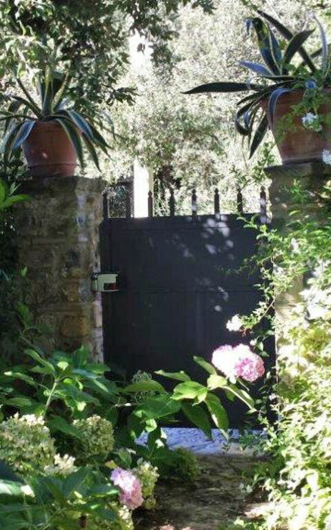 Villa Nova: Extérieur, Extérieurs