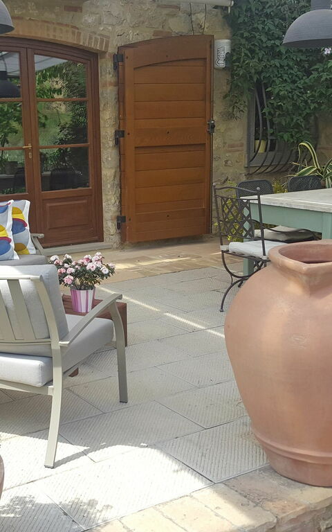 Villa Nova: Extérieur, Extérieurs