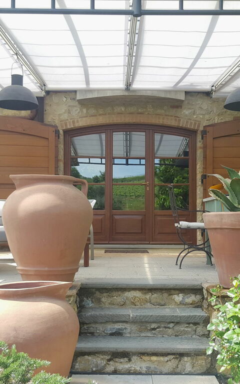 Villa Nova: Extérieur, Extérieurs