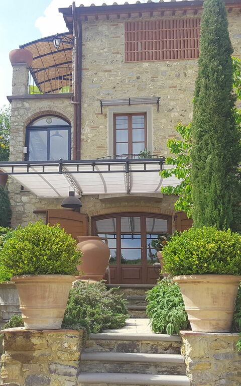 Villa Nova: Extérieur, Extérieurs