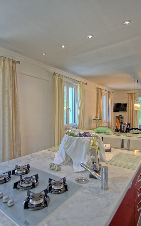 Villa Raffaela: Cuisine, Salle à manger