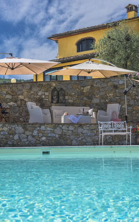 Villa Casalguidi: bassin, Extérieurs