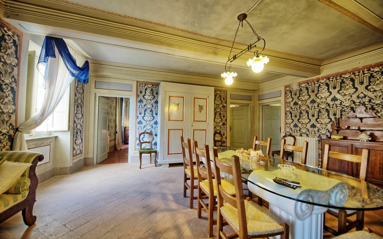 Logement Conte: Salle à manger, Salon