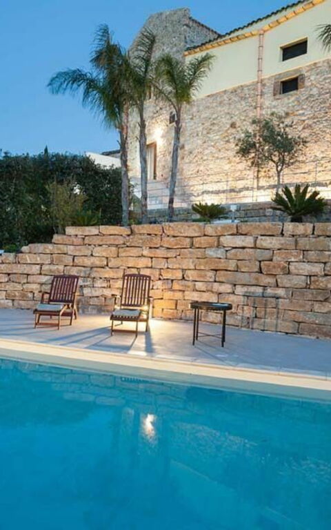 Baglio Maranzano - Marietta: bassin, Extérieurs