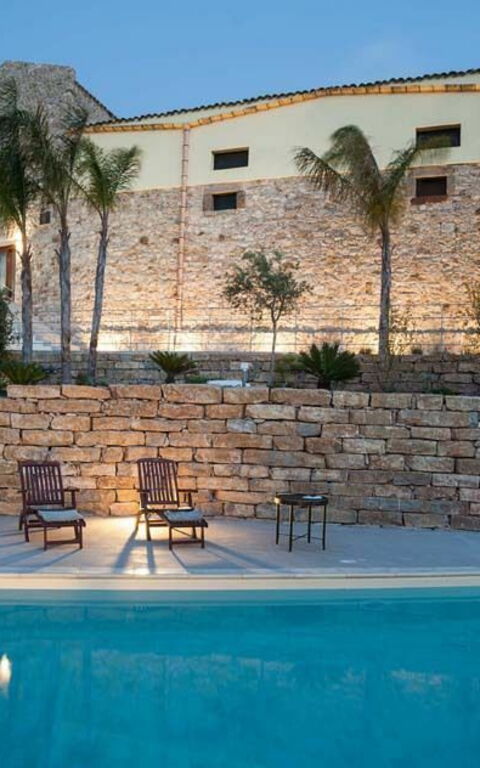 Baglio Maranzano - Marietta: bassin, Extérieurs