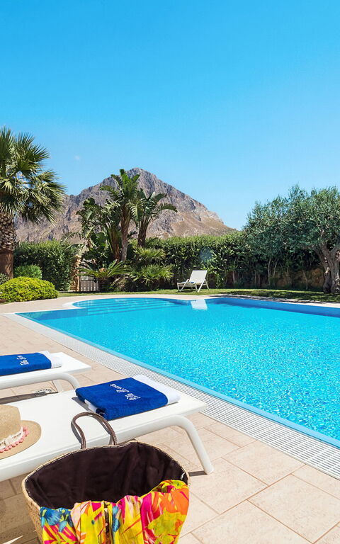 Afrodite: bassin, Été, Extérieur