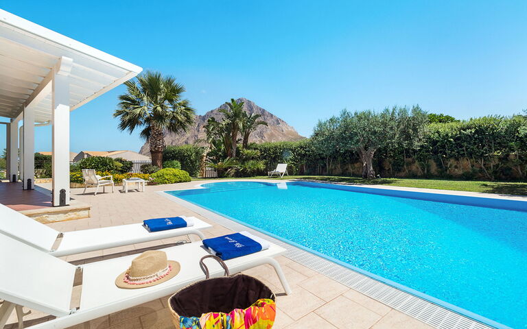 Afrodite: bassin, Été, Extérieur