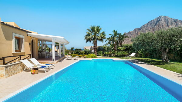 Afrodite: bassin, Été, Extérieur