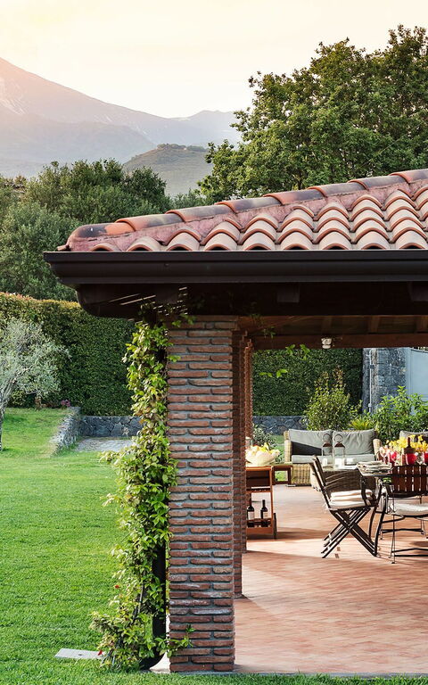 Viagrande: Extérieur