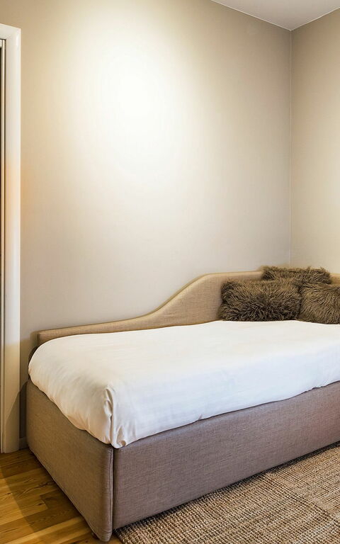 Viagrande: chambre à coucher