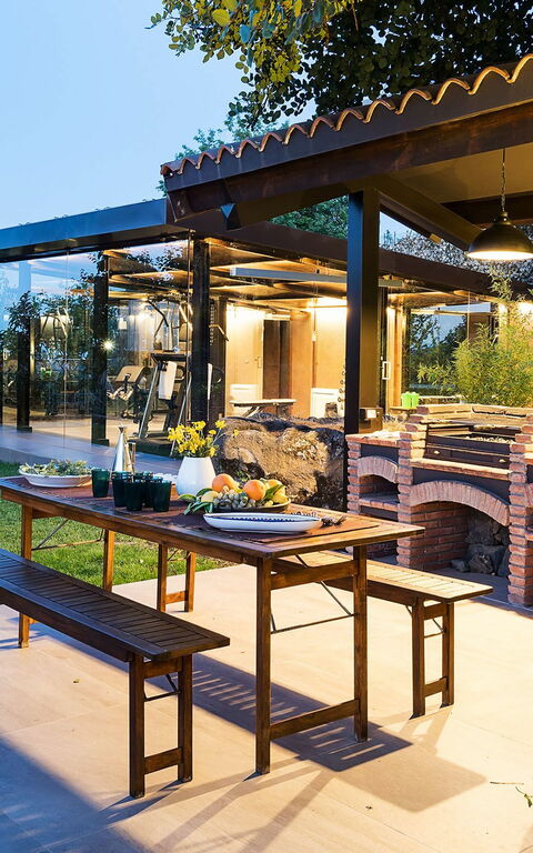 Viagrande: Extérieur