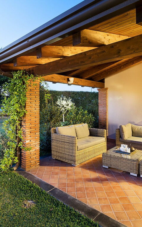 Viagrande: Extérieur