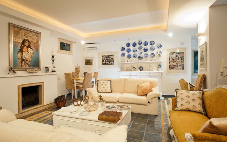 Villa Antares: Salle à manger, Salon