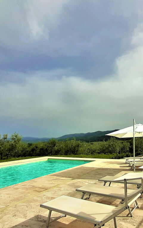 Villa Gaville: bassin, Extérieur