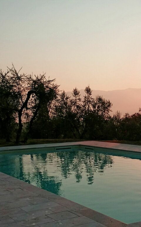 Villa Gaville: bassin, Extérieur