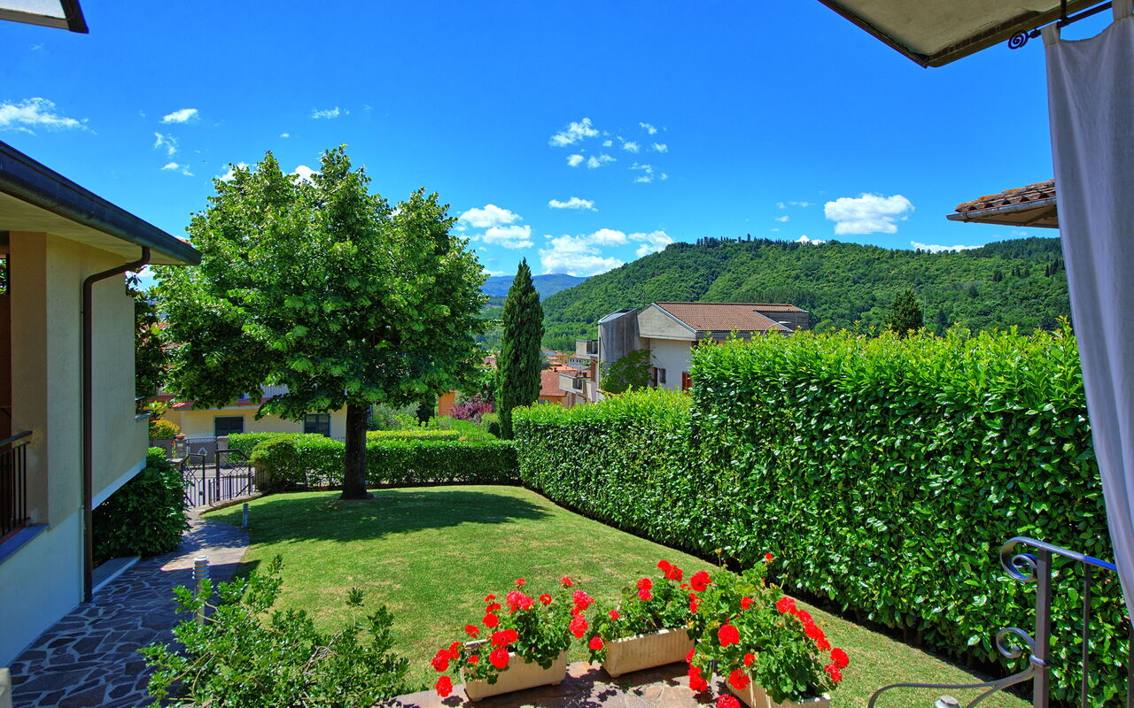 Villa Pratovecchio: Extérieur, Jardin, Vues
