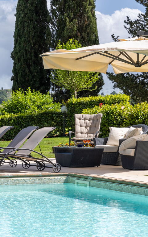 Villa Sabrina: bassin, Jardin