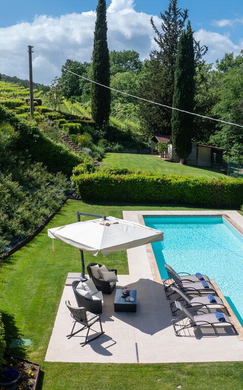 Villa Sabrina: bassin, Jardin