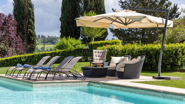 Villa Sabrina: bassin, Jardin