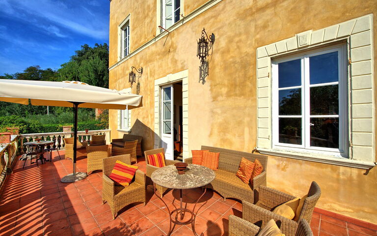 Villa Fiamma: Extérieur, Extérieurs