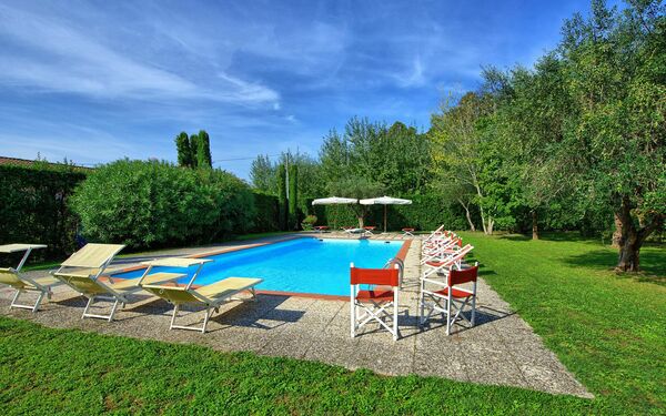Villa Fiamma: bassin, Jardin