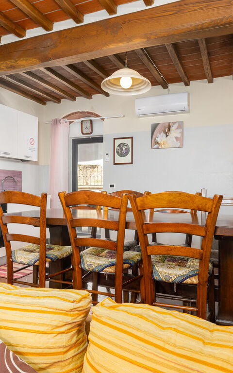 Villa Morandi: Cuisine, Salle à manger, Salon
