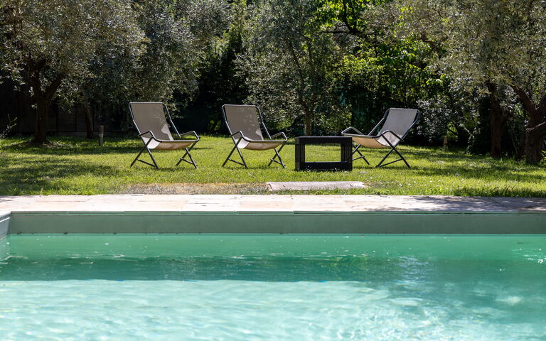 Villa Morandi: bassin, Extérieur