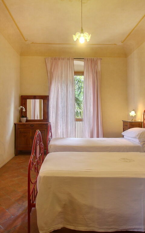 Villa Lucolena: chambre à coucher