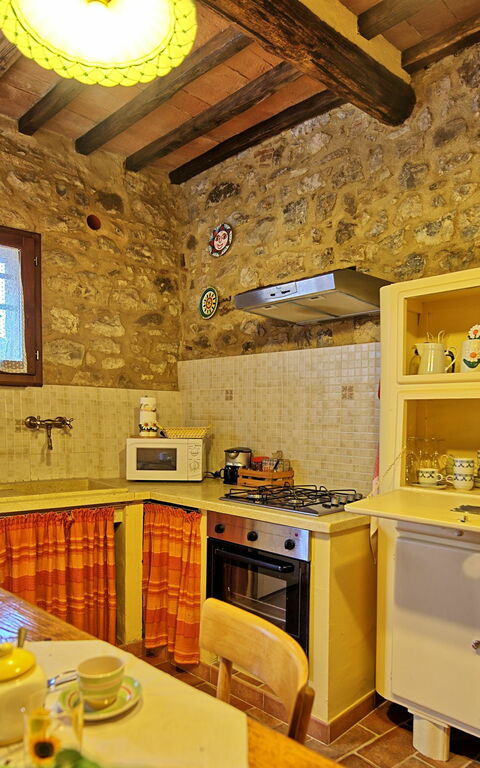 La Ruota: Cuisine, Salle à manger, Salon