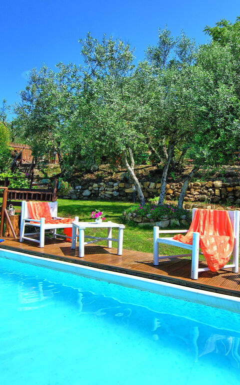 La Ruota: bassin, Extérieur