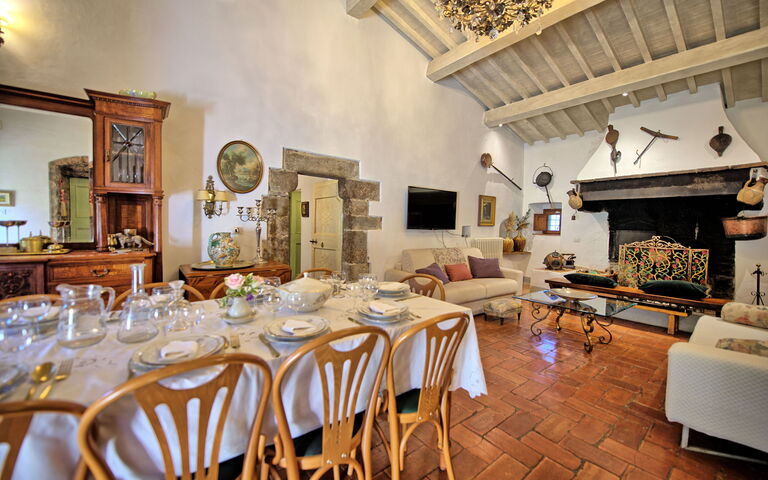 Villa Tenuta Lonciano: Salle à manger, Salon