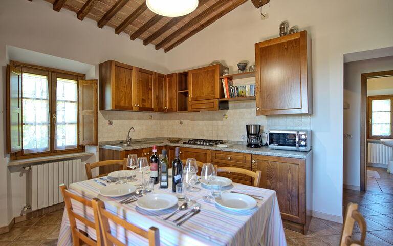 Villa Picchio: Cuisine, Salle à manger, Salon