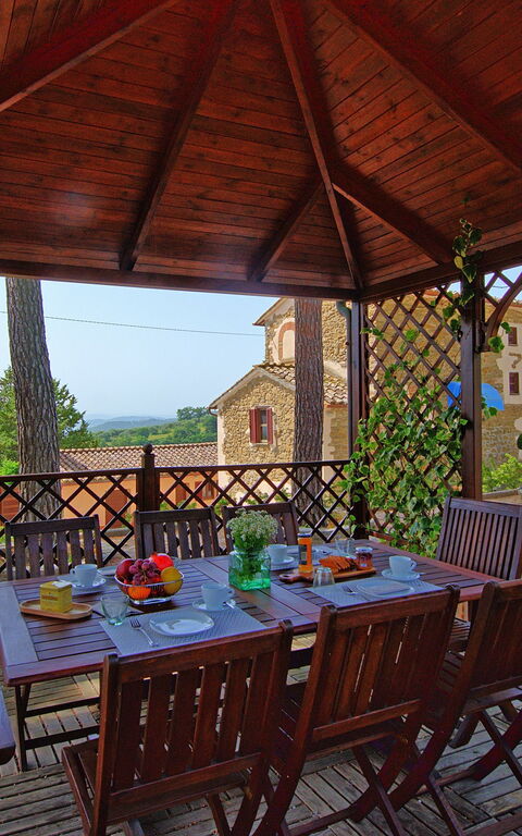 Villa Uccellaia: Balcon / Terrasse / Patio