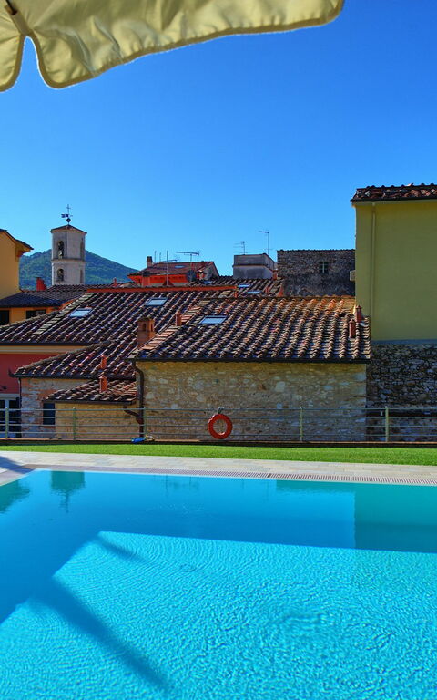 Flavia: bassin, Été, Extérieur, Extérieurs, Jardin, Vues