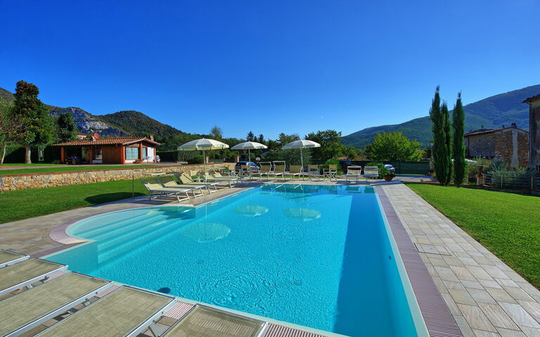 Flavia: bassin, Extérieur, Jardin