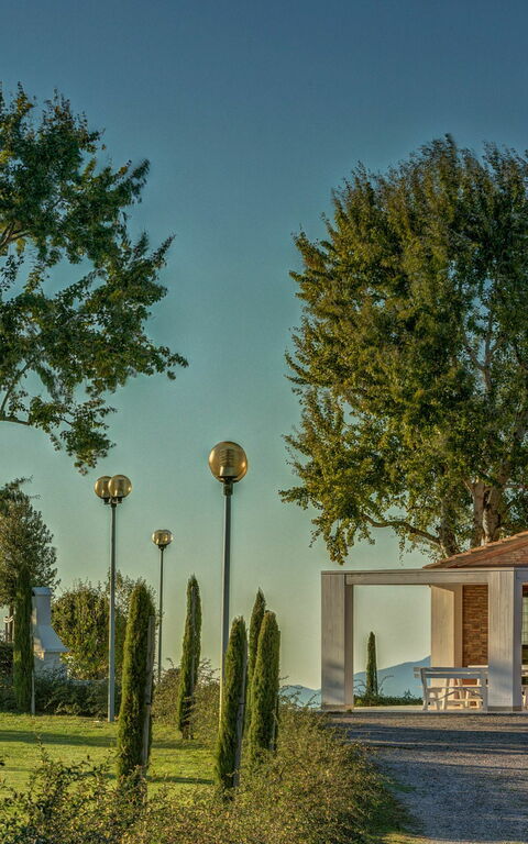 Montaione: Extérieurs, Jardin