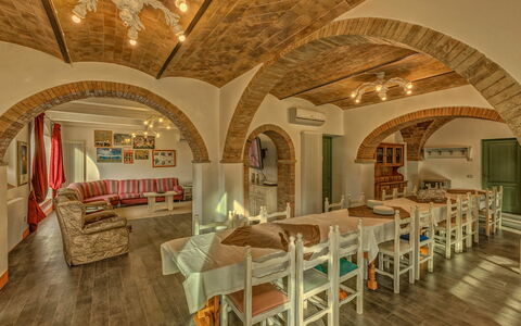 Logement Padronale: Salle à manger