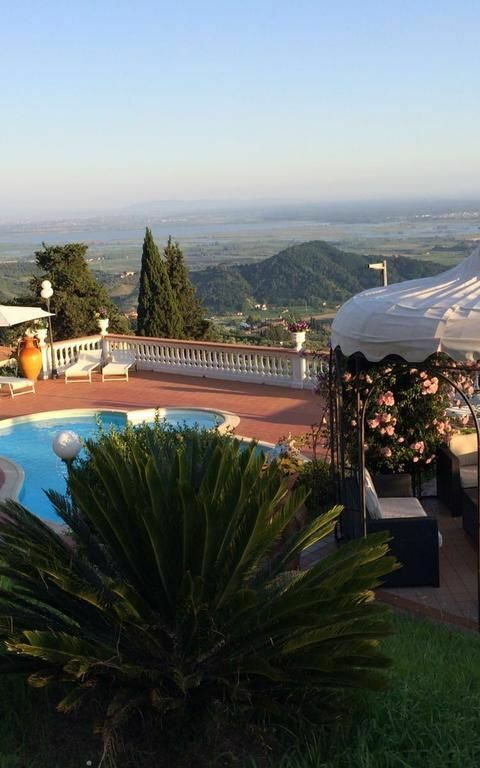 Villa Sophia: bassin, Vues