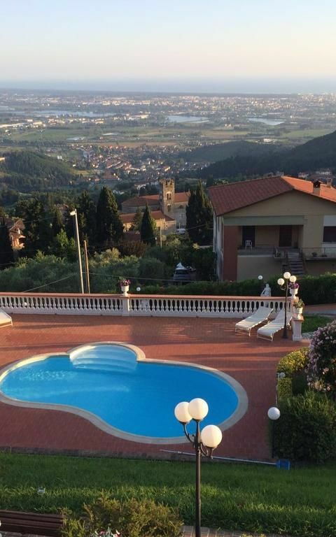 Villa Sophia: bassin, Vues